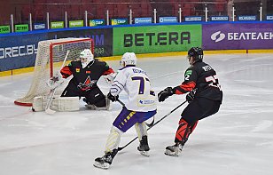 Терпим поражение и во втором матче (2:3 ПБ)